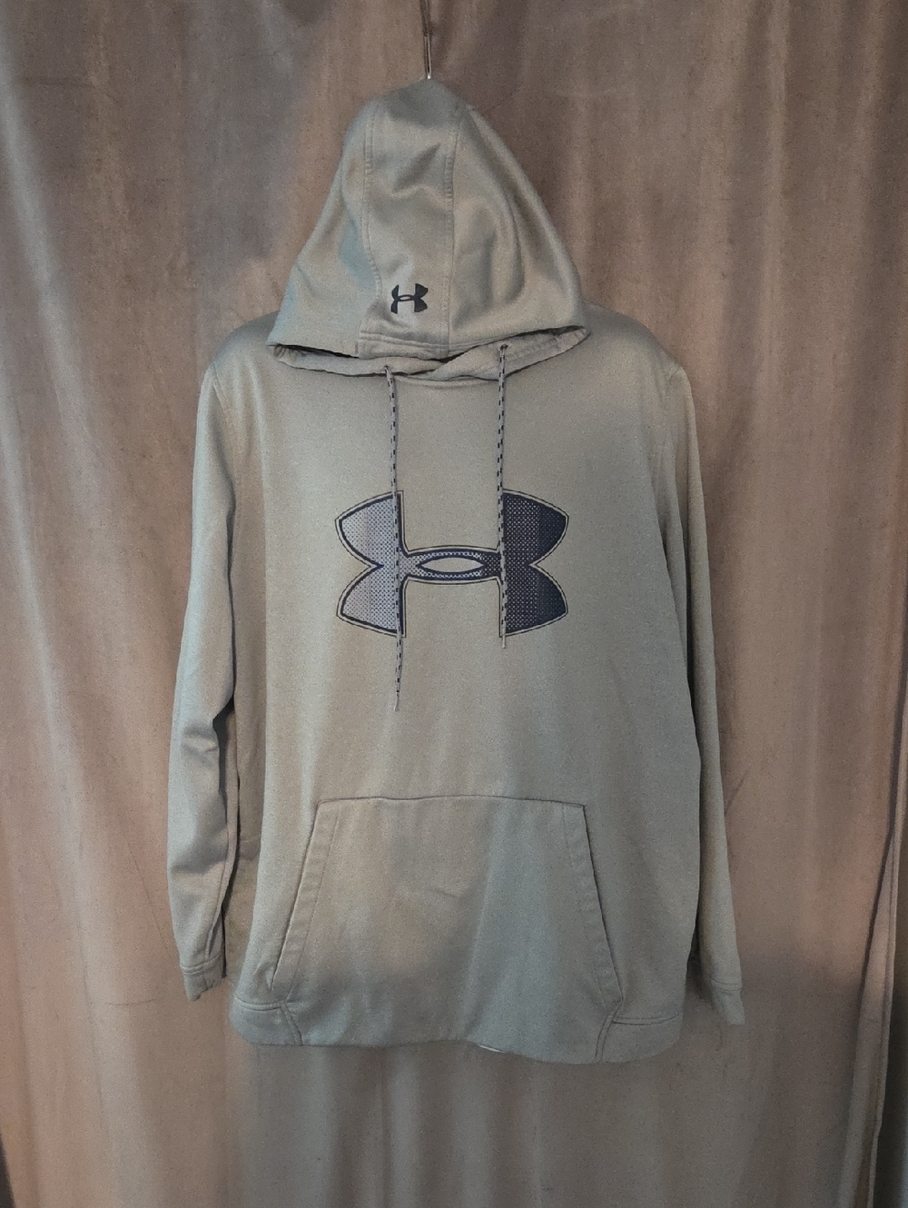 Under Armour Men’s XXL Hoodie in Light Gray with Black Logo